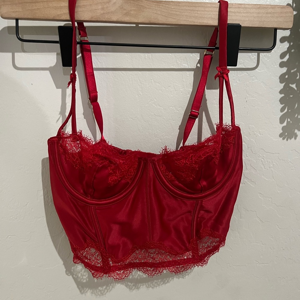 Victoria’s Secret Dream Angels Red Cordet 32b
